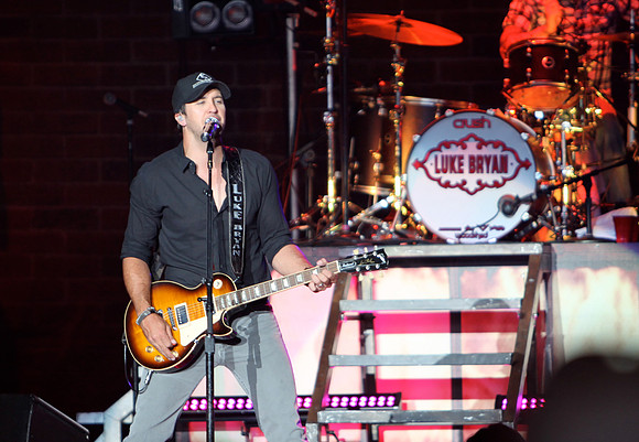 LUKE BRYAN