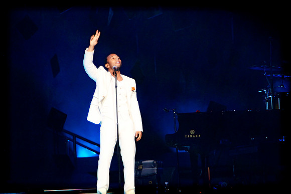 JOHN LEGEND
